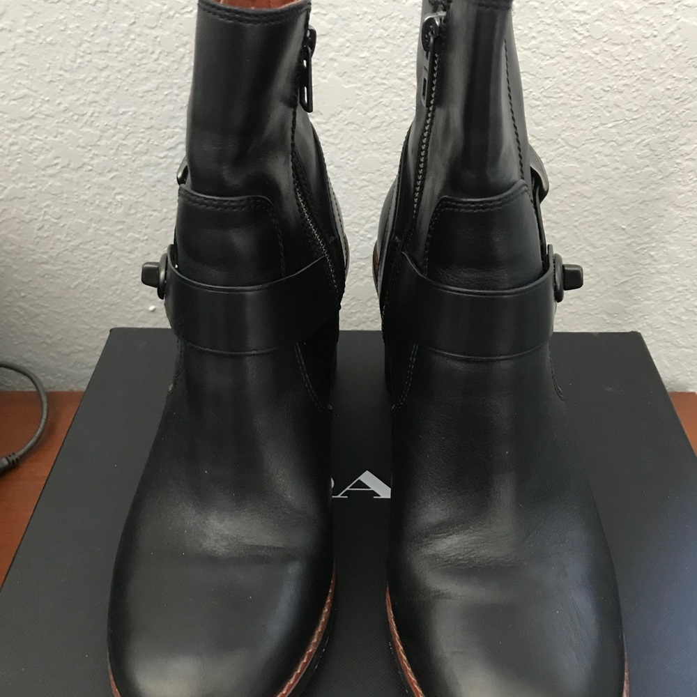 Coach Boots - Picture 7 of 8